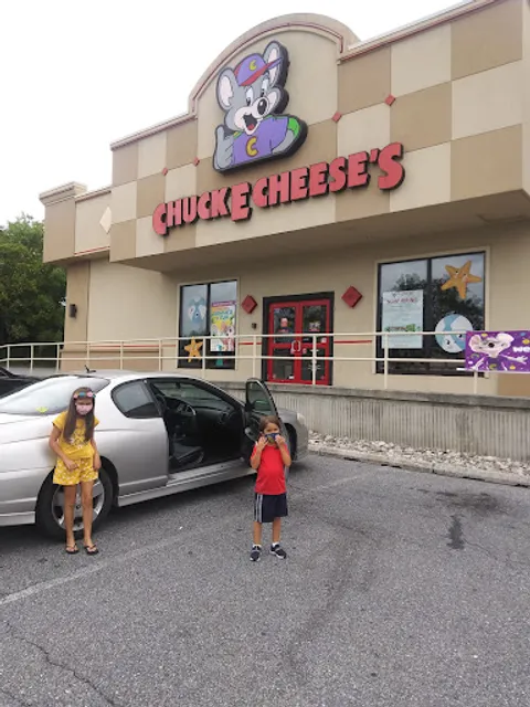 Chuck E. Cheese