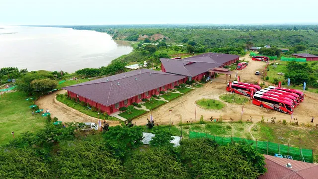 မြနန်းဘုံ Royal Emerald River View Resort