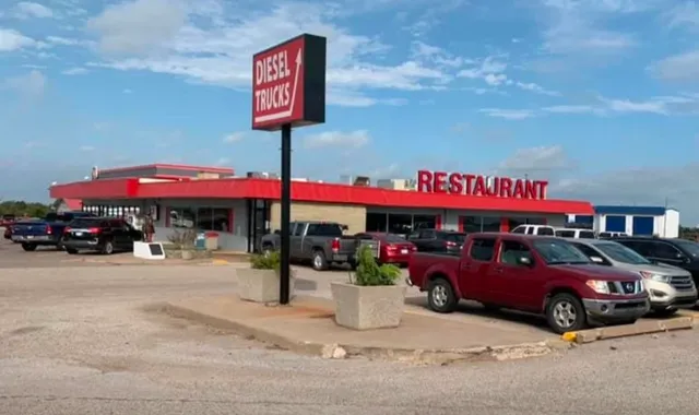 Sooners Corner Restaurant (I-35 Exit 185)
