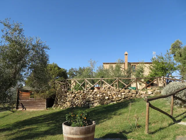 BIO AGRITURISMO MERIDIANA // Roccalbegna, Maremma Toscana