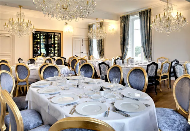 Le Daniels Restaurant - Younan Collection