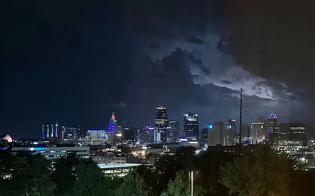 La Quinta Inn & Suites by Wyndham Kansas City Beacon Hill