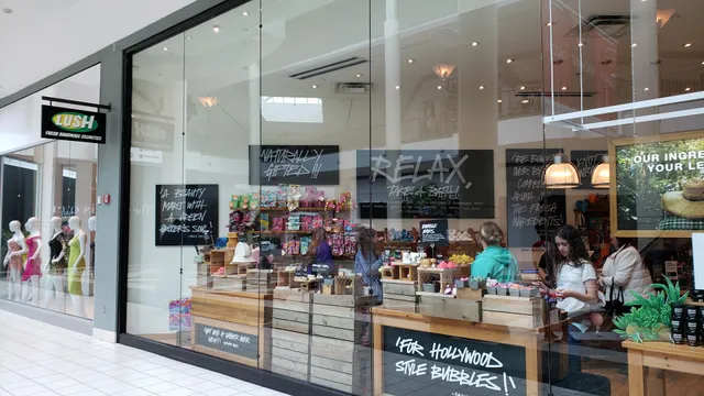 Lush Cosmetics Mall of Louisiana