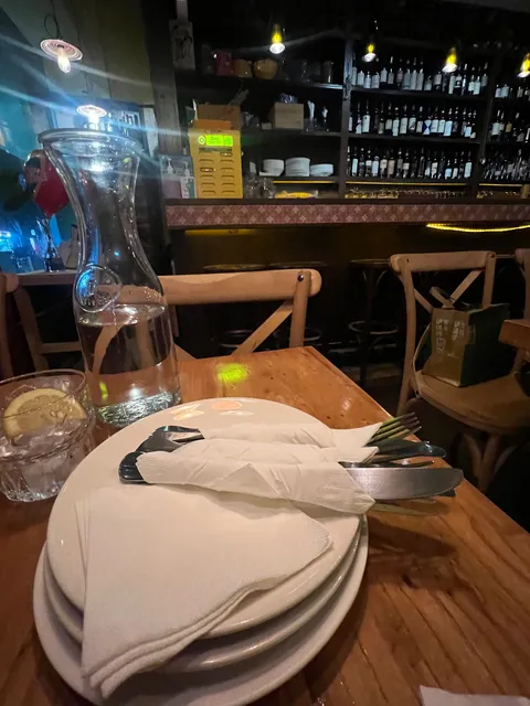 Xianhou Hong Kong-Style Hot Pot