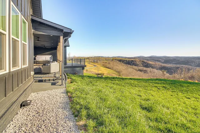 Dale Hollow Lake Views & Hot Tub: Tennessee Escape