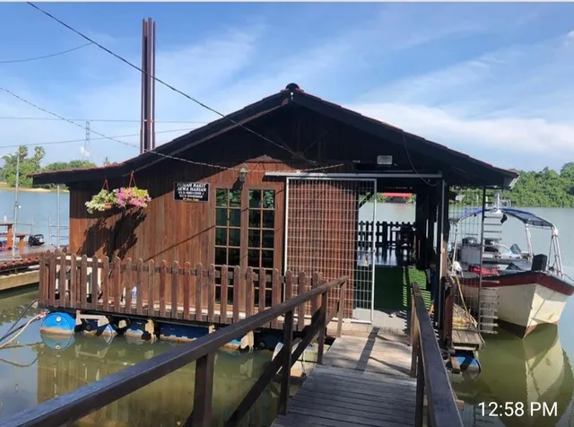 RZ River Lodge (Rumah Rakit)