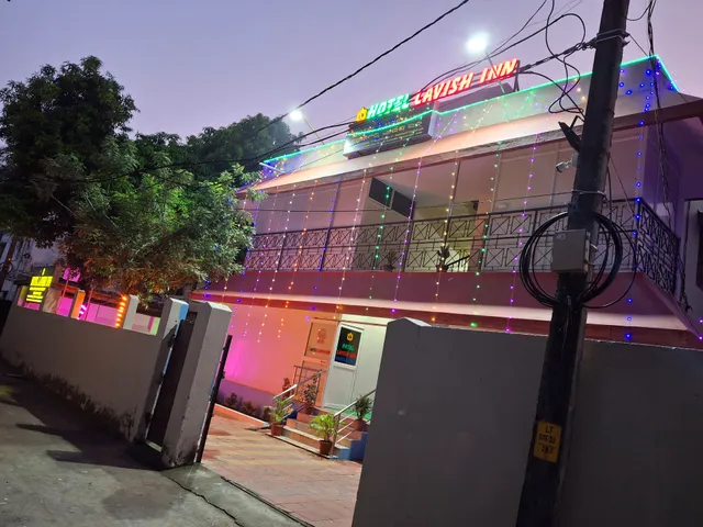 HOTEL LAVISH INN