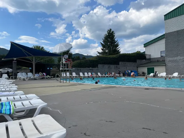 Woodstone Meadows Outdoor Pool