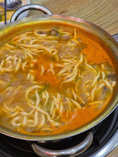 예향얼큰이손칼국수