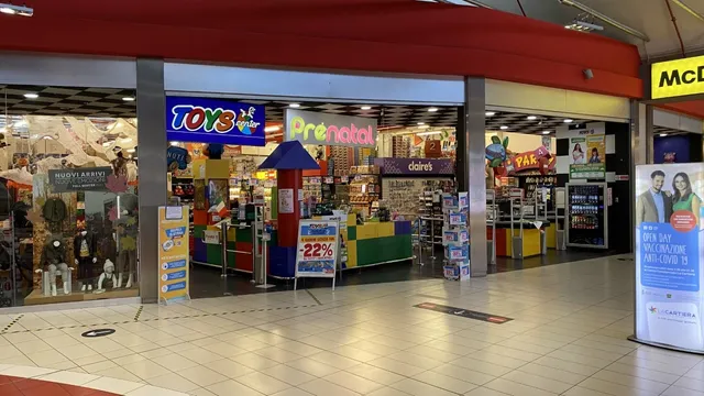 TOYS center