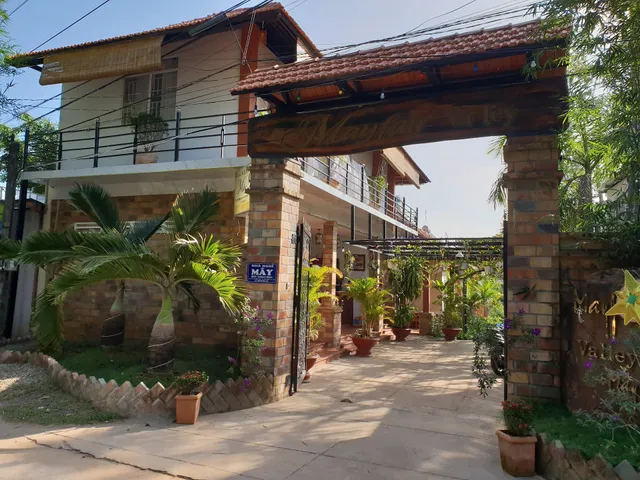 OYO 454 Mayfair Valley