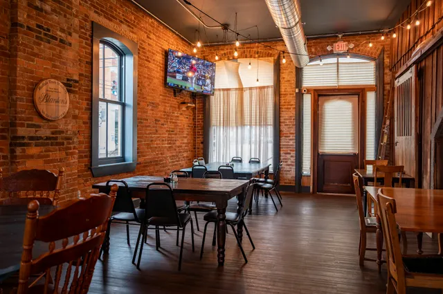 Garrett's On Broadway