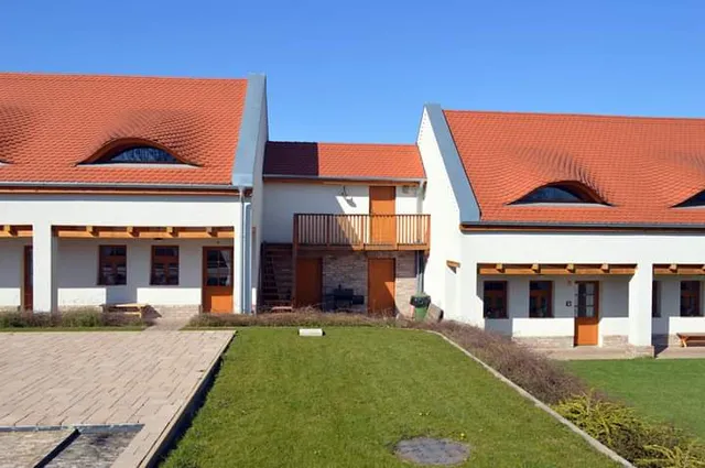 Rétespajta és Apartmanház