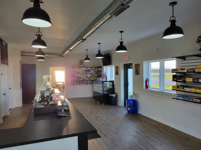 Strawser’s Ice Cream, Pop & Candy Shop