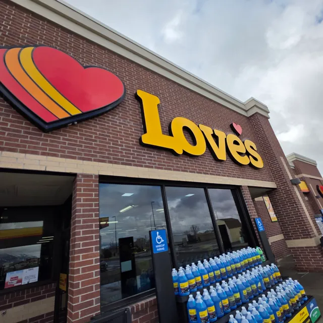 Dog Park at Love’s Travel Stops