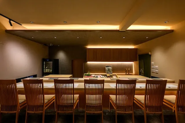 喰い切り鮨のぶ