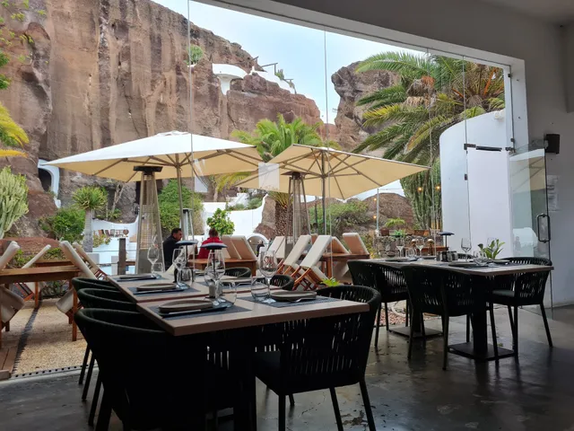 Restaurante LagOmar y Bar La Cueva