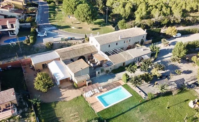 Mas Ramades - Pensada per adults