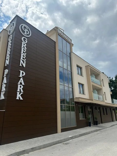 Green Park Hotel