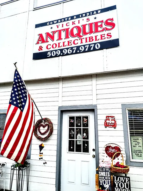 Vicki's Antiques & Collectibles