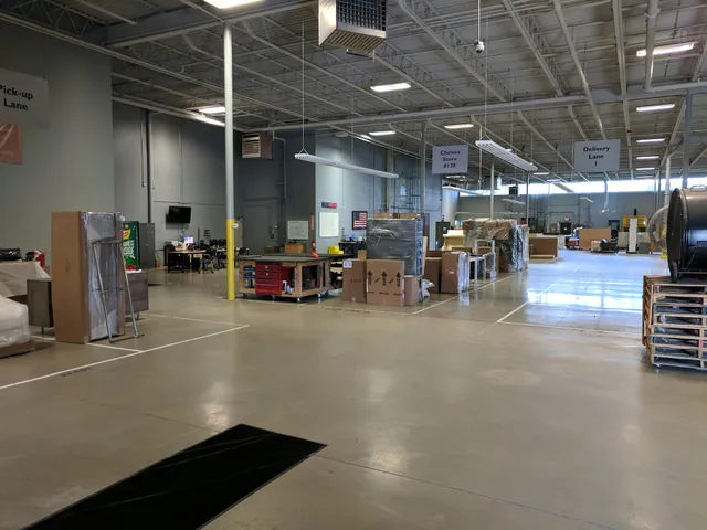 Room & Board New York Area Delivery Center