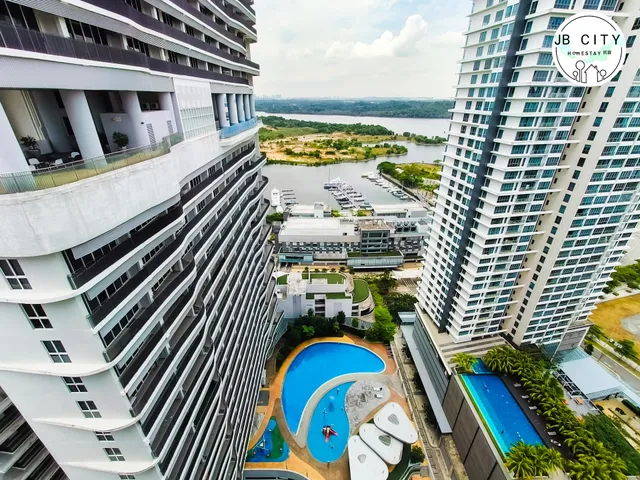 Encorp Marina Suites by RR JBcity