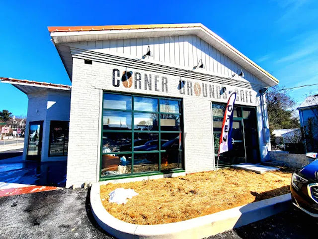 Corner Grounds Café