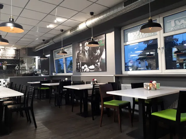 Twins Burger & Pizza