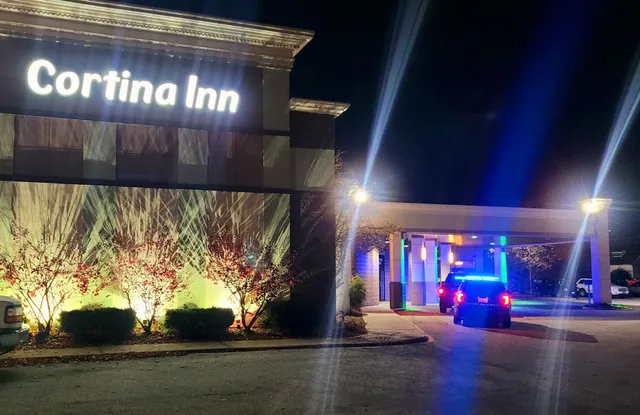 Cortina Inn