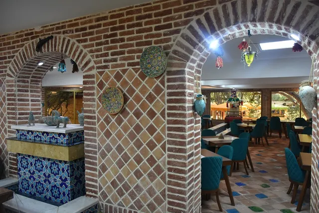 Laleh Garden Restaurant