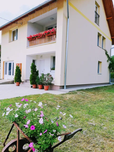 Lótuszvirág Vendégház