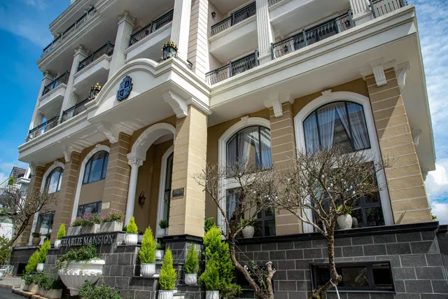 Khách sạn Charlie Mansion