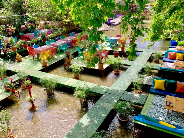 Paradise Hotel, Cafe, Restaurant