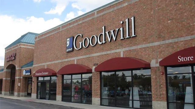 Foxfield Commons Shopping Center