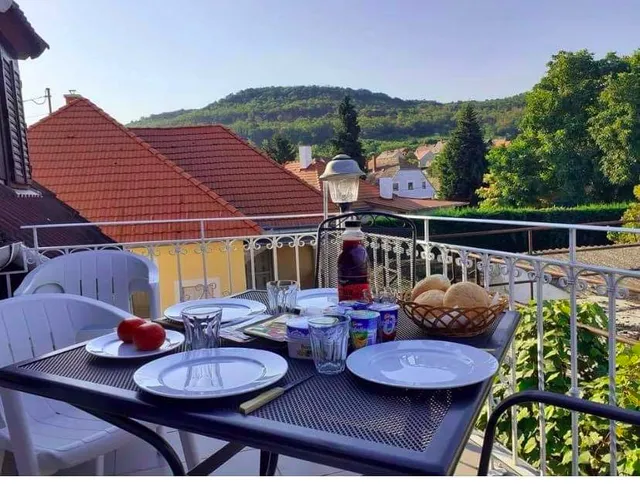 Ódor Apartment and Guest House