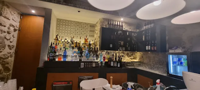 Caffe' Italia - Food Pizza and Wine