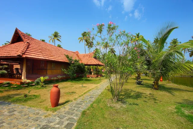 Kondai Lip Backwater Heritage Resort