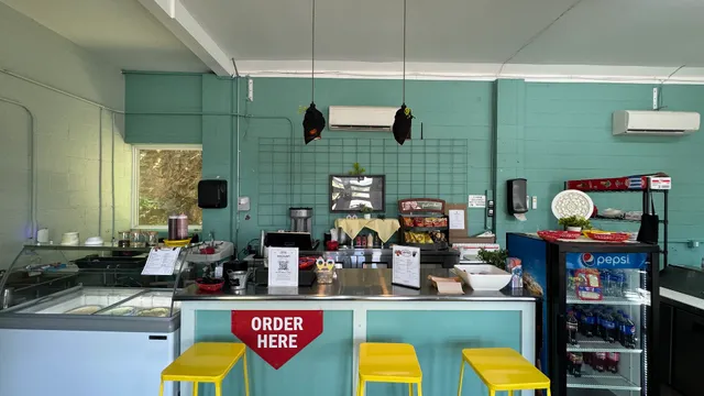 Colonial Express Cafe - Bites, Beer, Ice Cream & Drinks