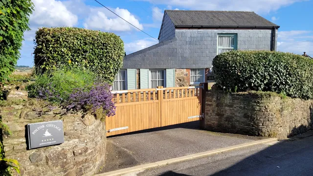 Poltor Cottage