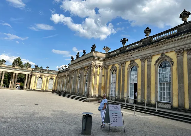 Queenside Sanssouci