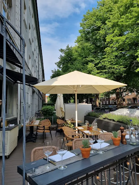 LaSall Weinbar & Restaurant