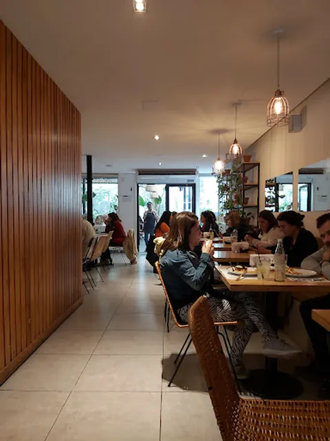 Flora Cocina & Café