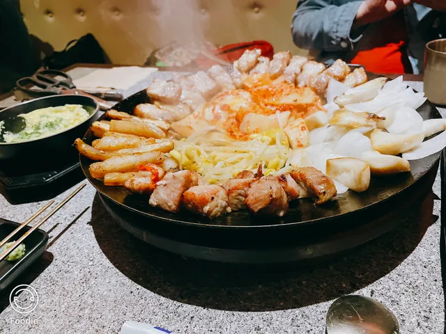 돈희극 부산 서면점