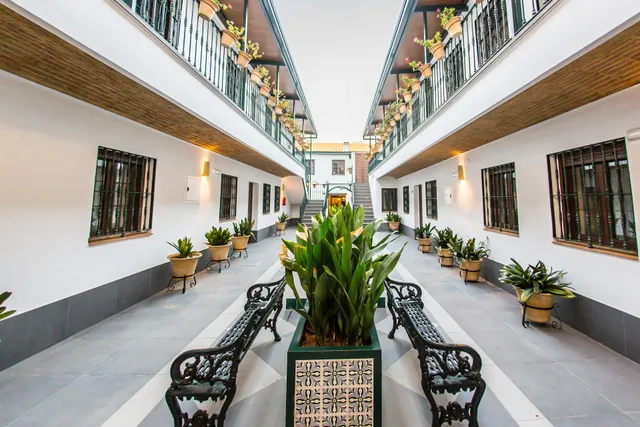 Triana Boutique Apartments by Hommyhome