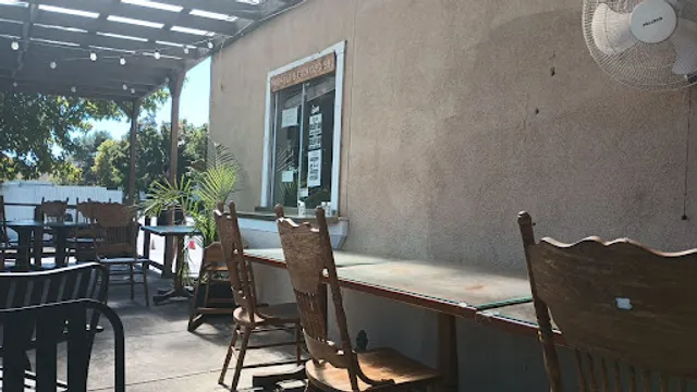 Traballo’s Backyard BBQ