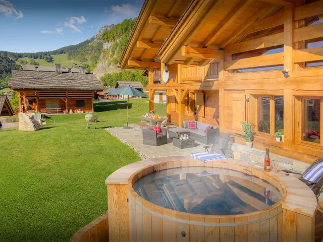 Chalet Tolar - OVO Network