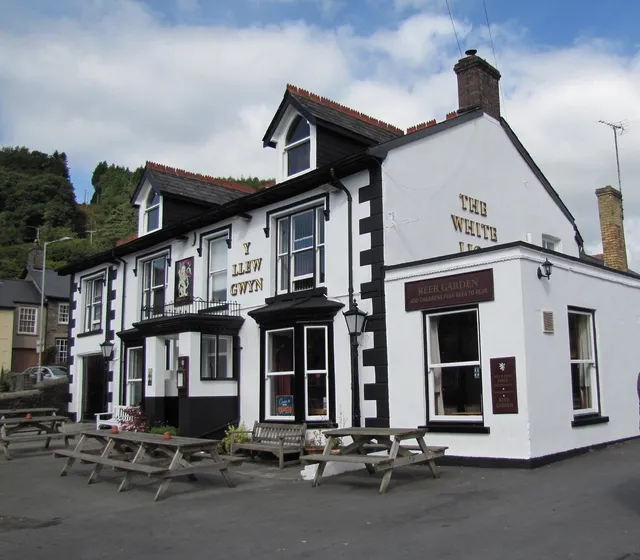 The White Lion Hotel
