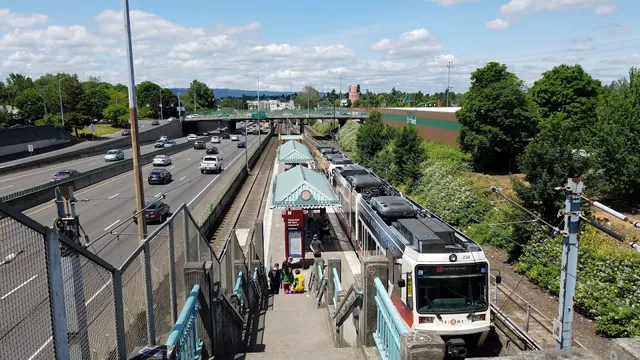 Hollywood/NE 42nd Ave