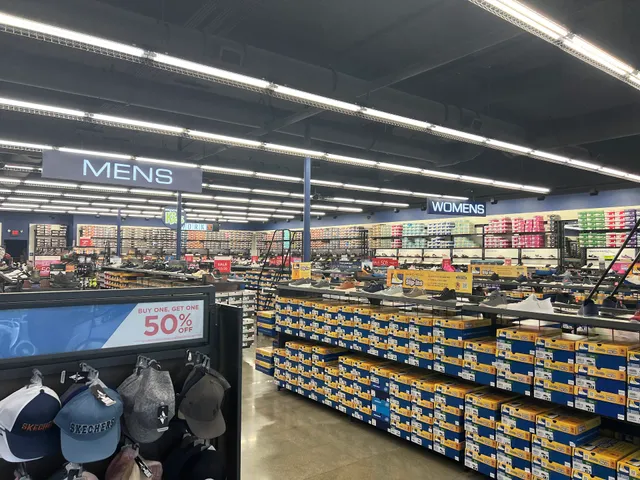 SKECHERS Warehouse Outlet