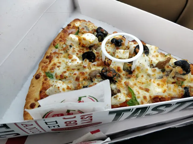 La Pino'z Pizza Sector-9